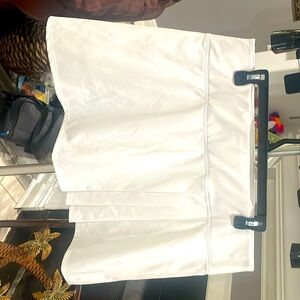 🤍White Tommy Bahama skort!